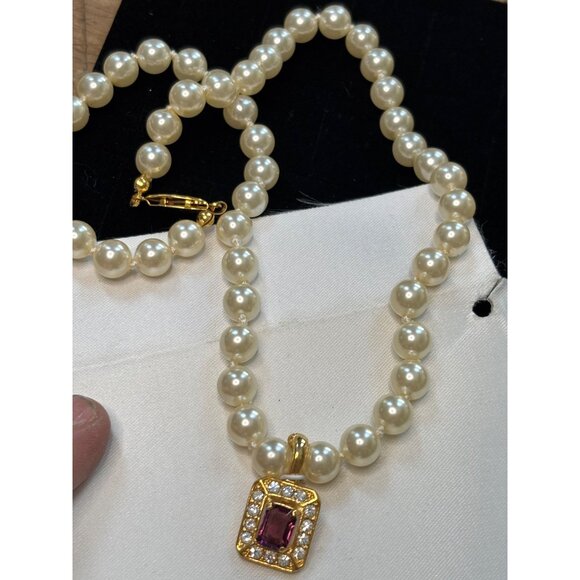 Elegant Pearl Necklace With Gold-Plated Ruby Pendant & Rhinestones - Picture 1 of 6